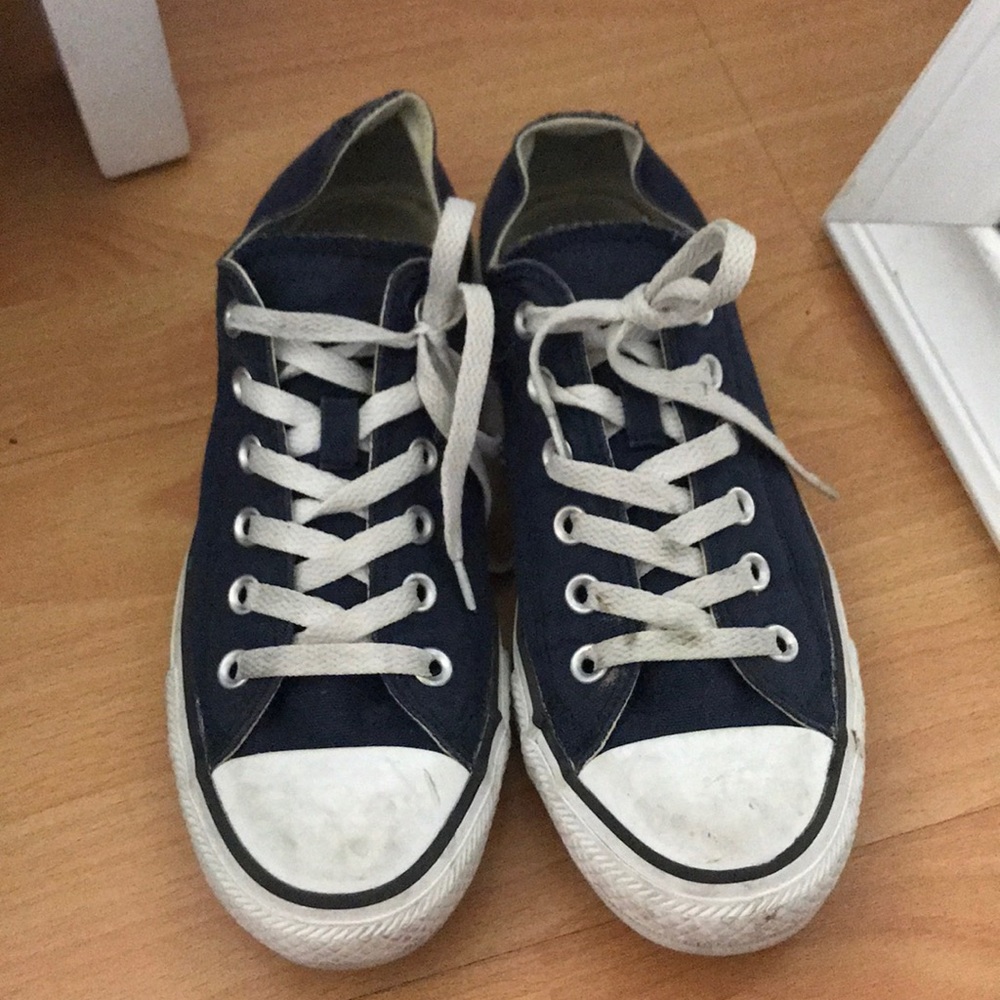 NAVY BLUE CONVERSE